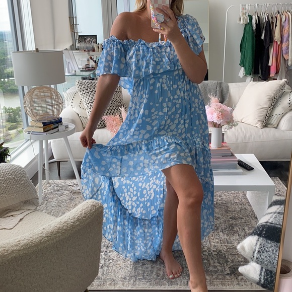 Dress - Picture 1 of 4